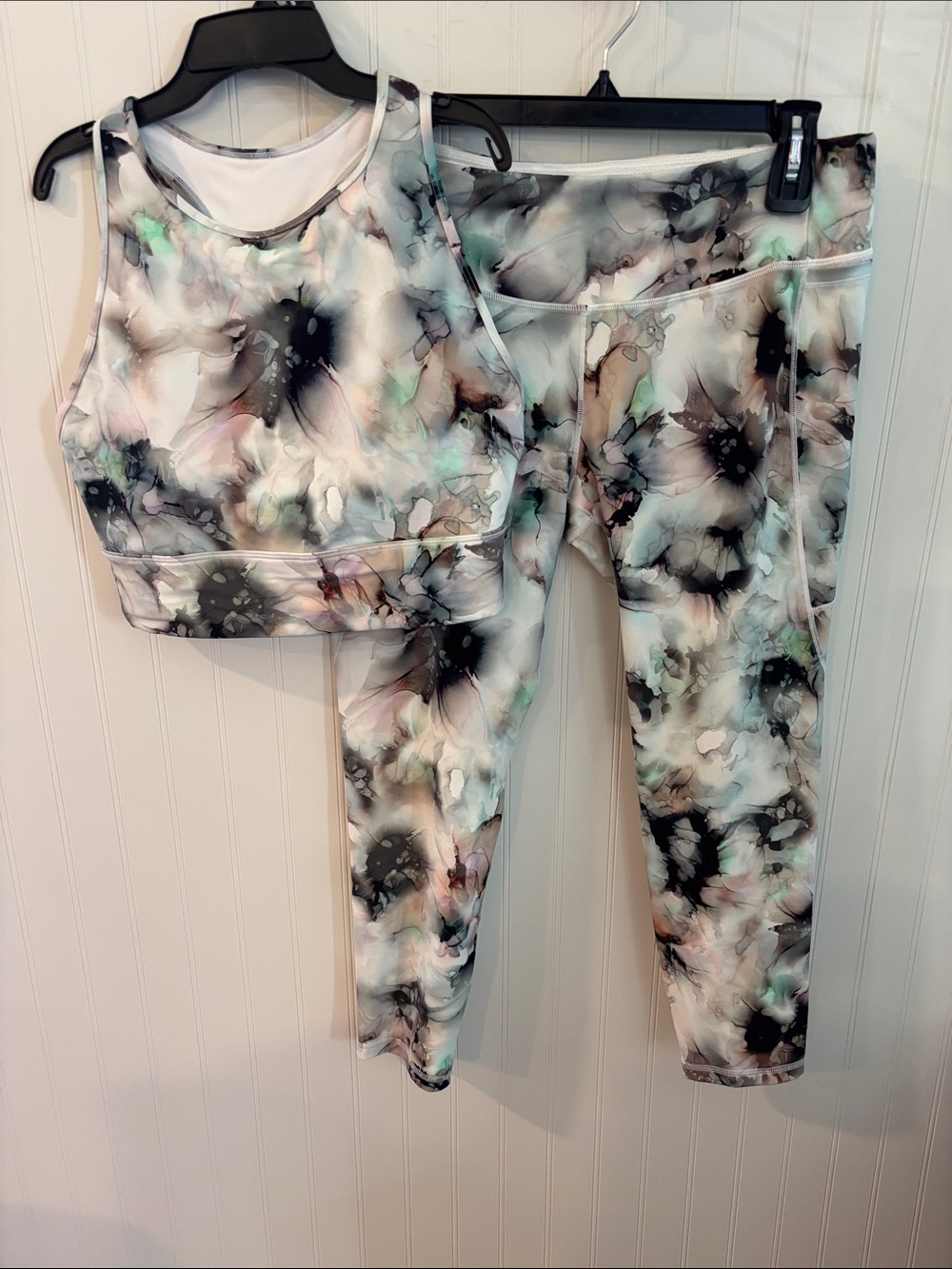 CALIA Carrie Underwood Watercolor Floral 2-Pc Activewear Set L